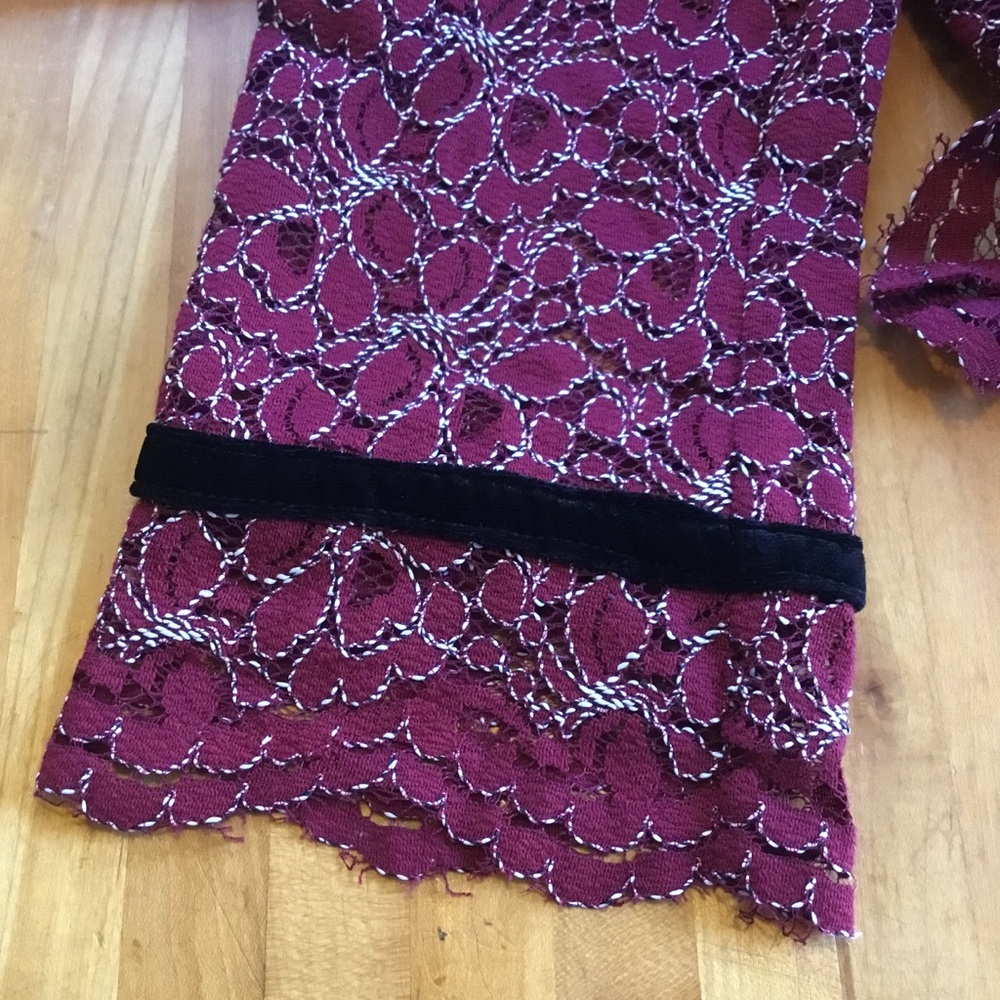 Elegant Lace Cardigan with Black Velvet Accents - Picture 5 of 9